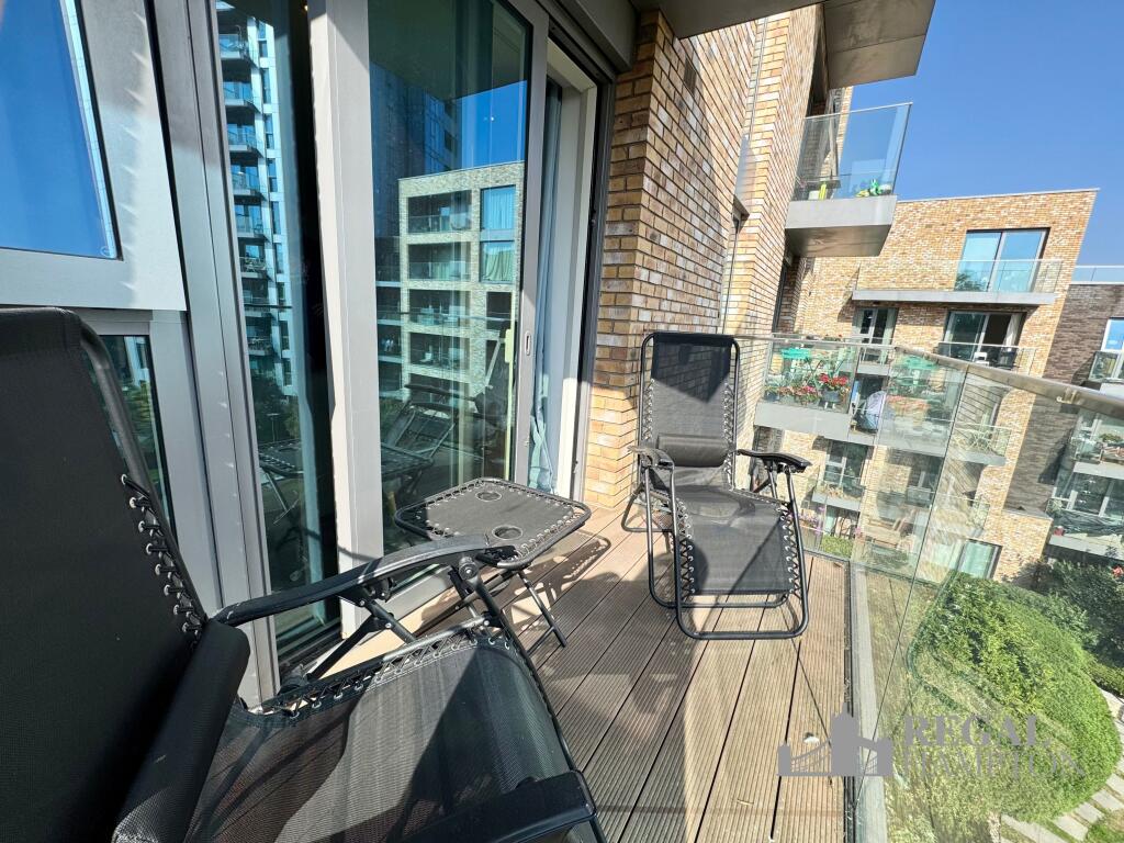 The Shoreline Building, Newnton Close, Woodberry Down, London photo 4