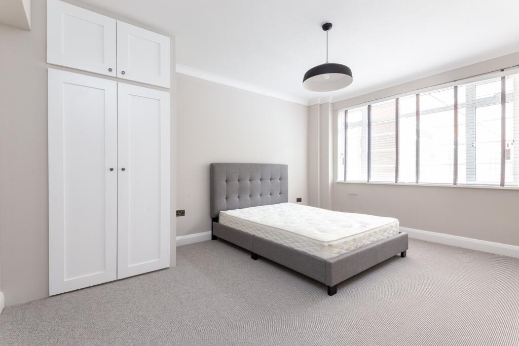Apartment in London - View 5