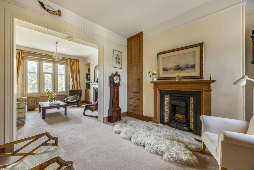 Silver Street, South Cerney, Cirencester photo 4