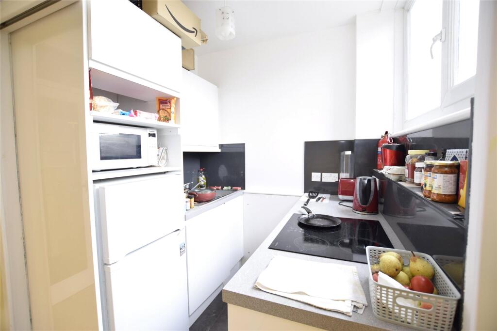 Apartment in London - More