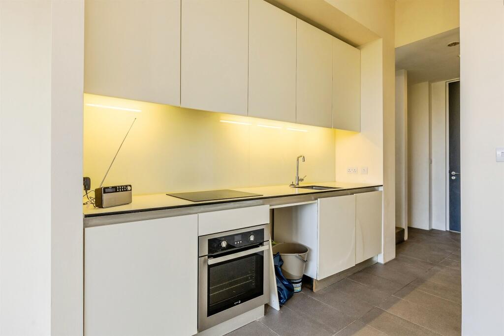 Apartment in Bristol, City of Bristol - View 4