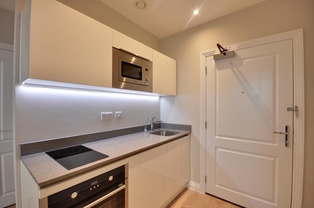 Apartment in Watford - View 5