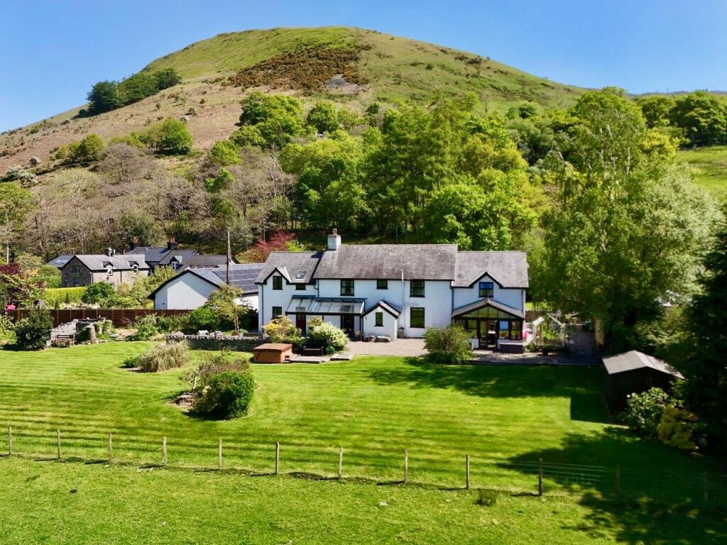 Main image of property: Dolffanog Fawr, Tal Y Llyn, Tywyn LL36 9AJ