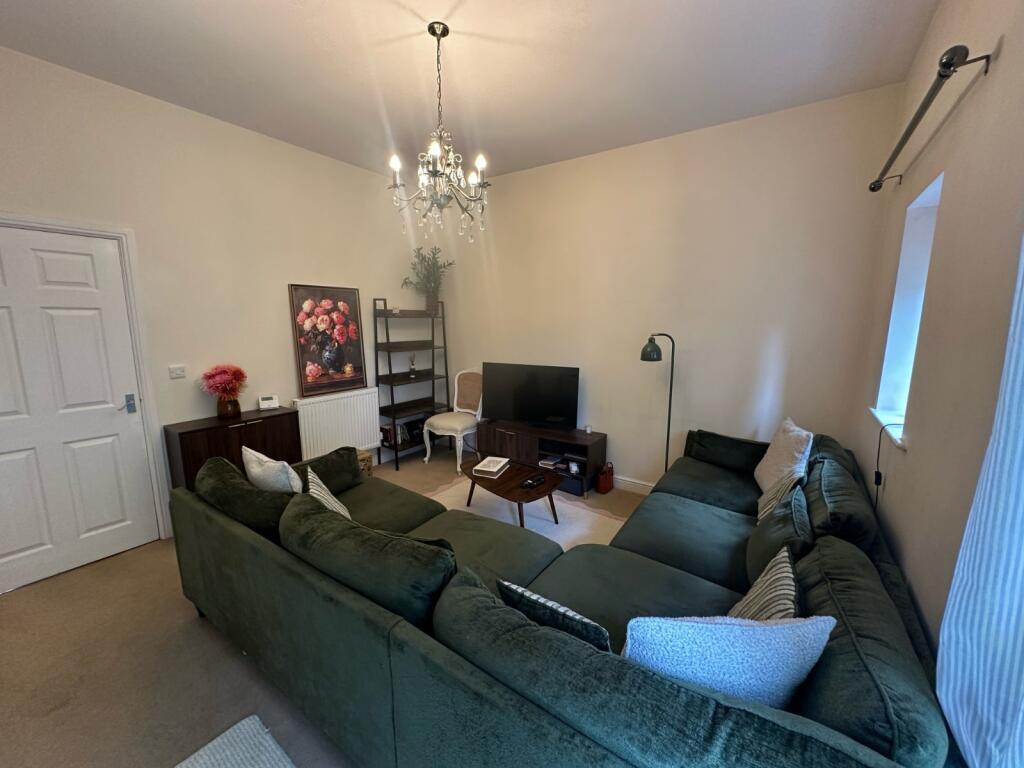 House in Bradford, Bingley - View 3