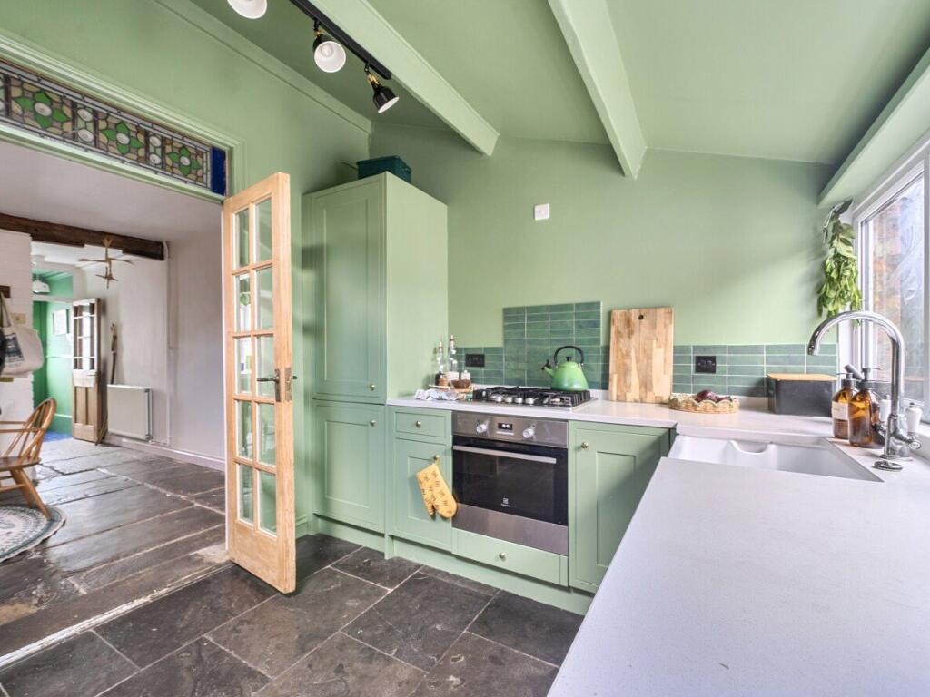 Benedict Street, Glastonbury, BA6 photo 4