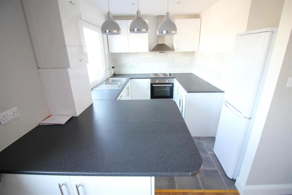Apartment in Twickenham - More