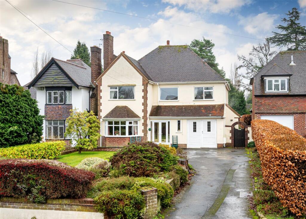 Main image of property: 17 Lothians Road, Tettenhall, Wolverhampton, WV6 9PN