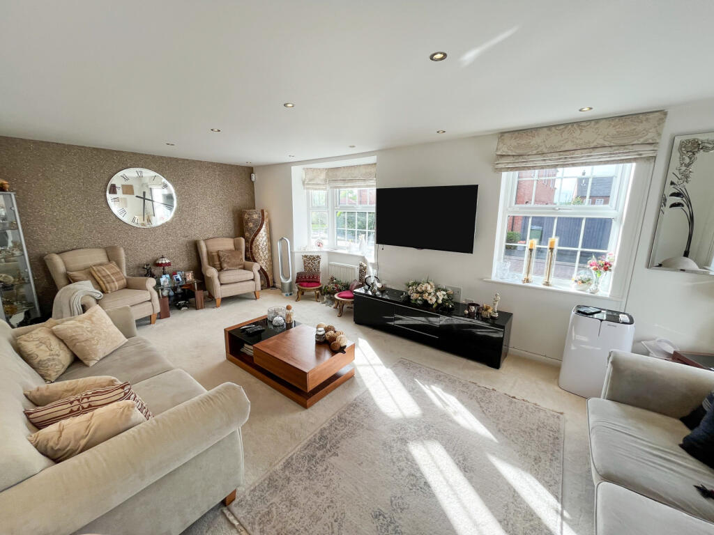 House in Blaby, Glenfields - View 2