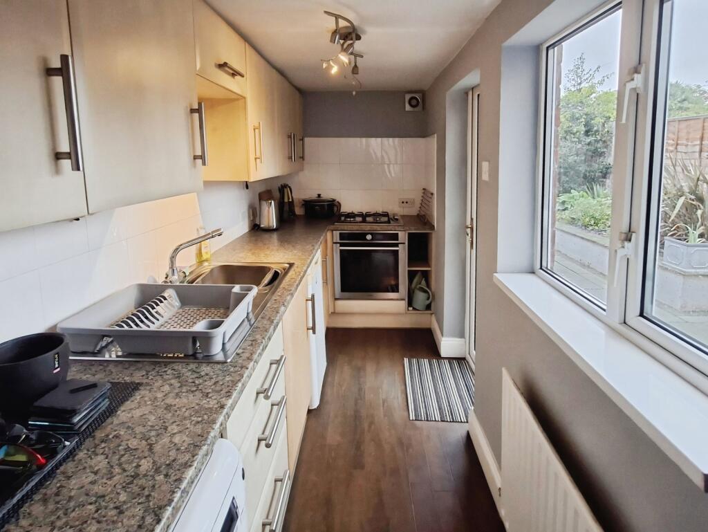 Beaumont Place, Nuneaton, Warwickshire, CV11 photo 3