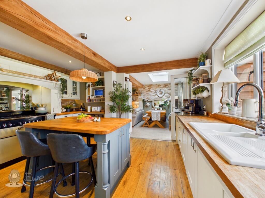 Main image of property: MILL CRESCENT, BARTON UNDER NEEDWOOD, BURTON-ON-TRENT, STAFFORDSHIRE, DE13