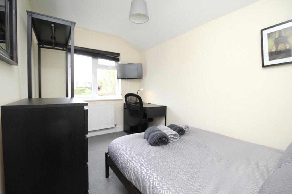House in Twickenham - View 5