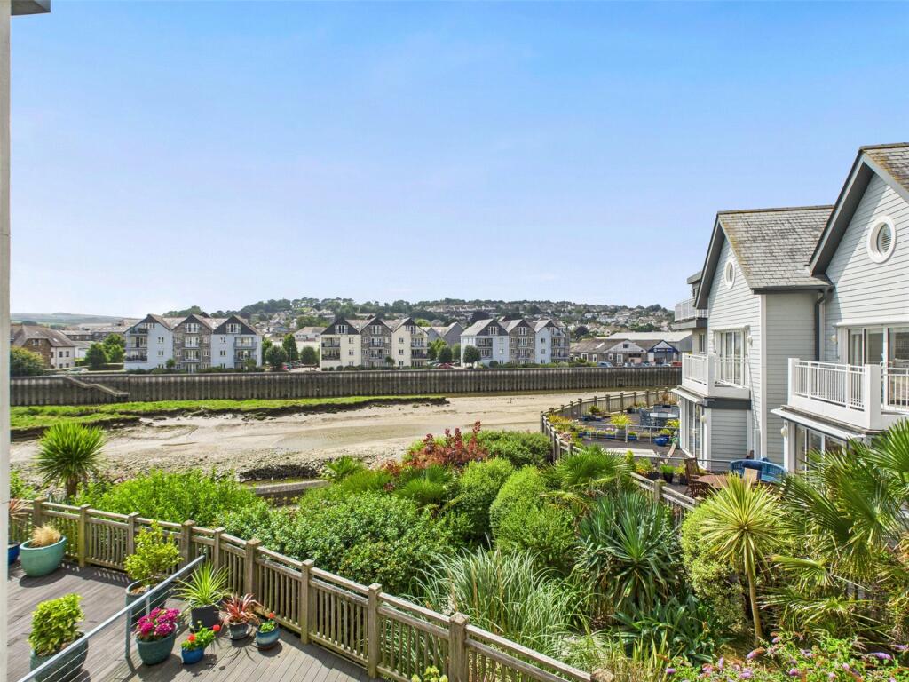 2-bed flat on 15, Bradfords Quay, Wadebridge, Cornwall, £425,000
