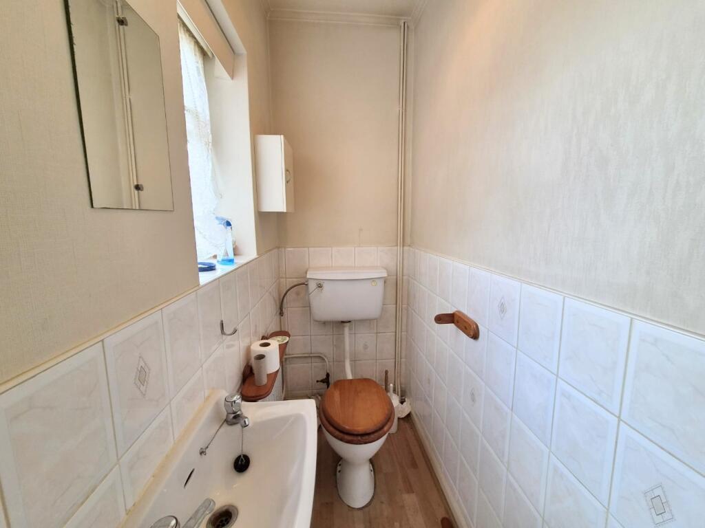 House in Rochford, Rayleigh - View 5