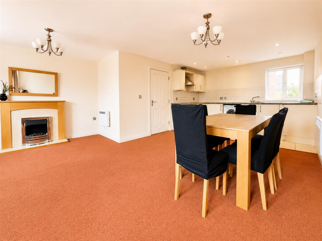 Apartment in Coventry - More