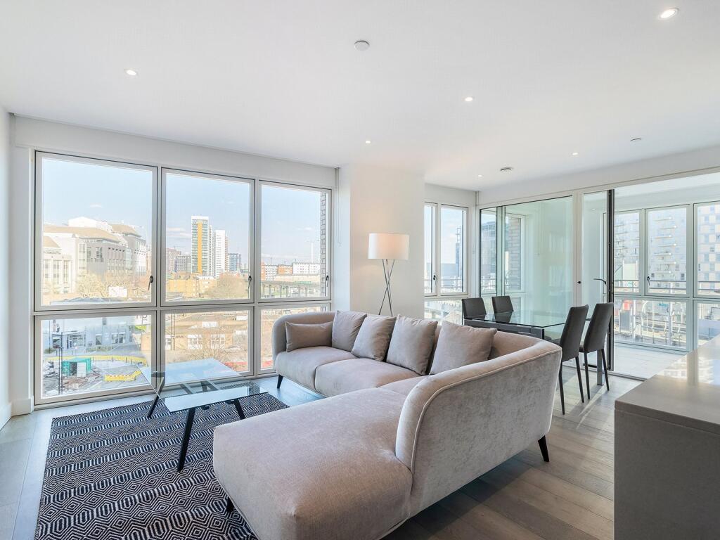 2-bed apartment on Arniston Way, Blackwall Reach, E14, £599,000