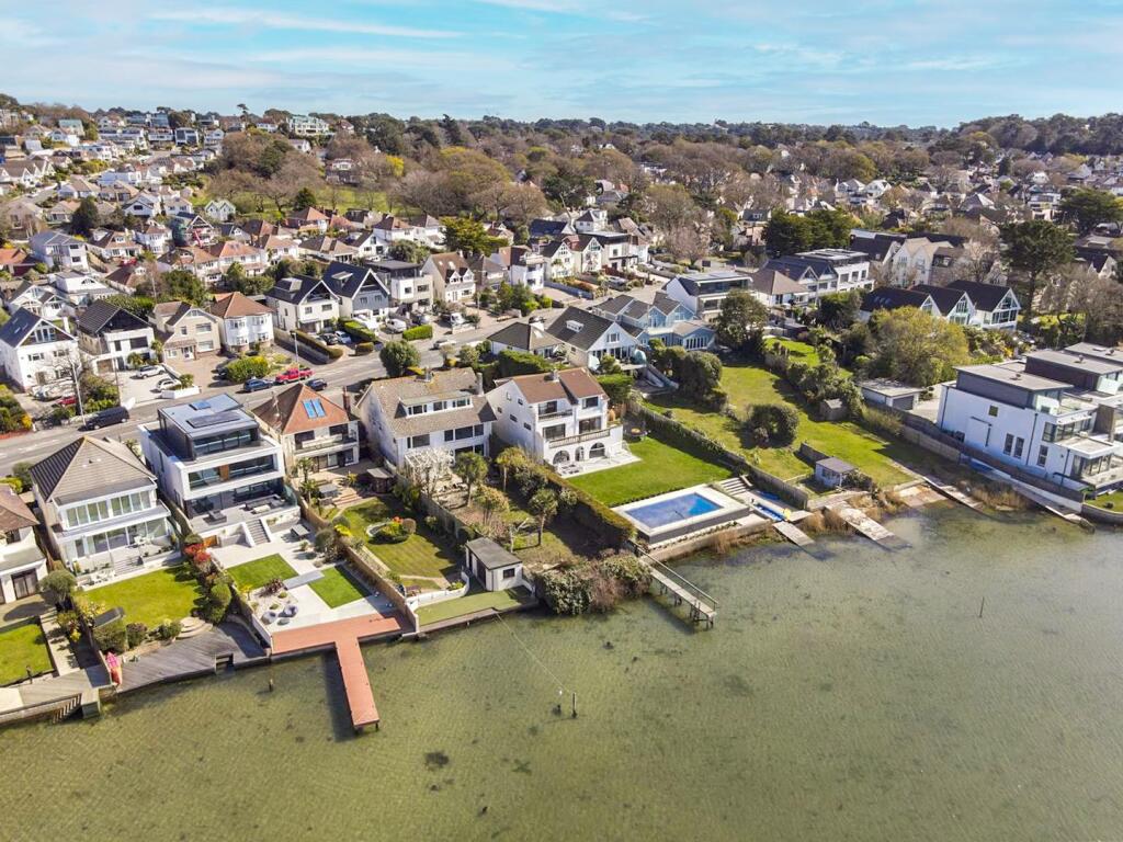 Additional image 28 of Sandbanks Road, Lilliput