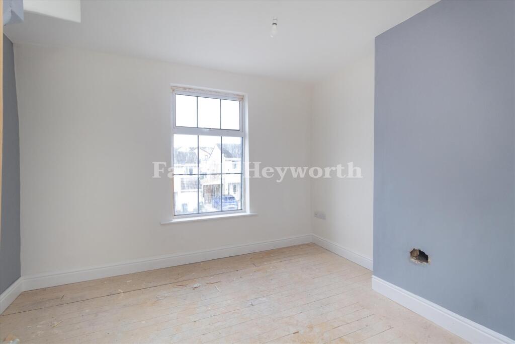 5 The Grove, Carnforth, Lancashire LA5 9JE photo 4
