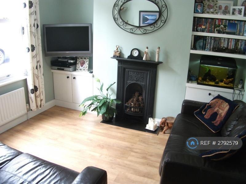 House in Sutton - More