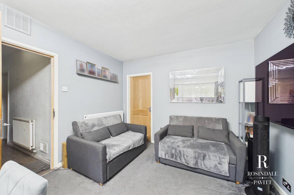 Apartment in Sutton - View 5