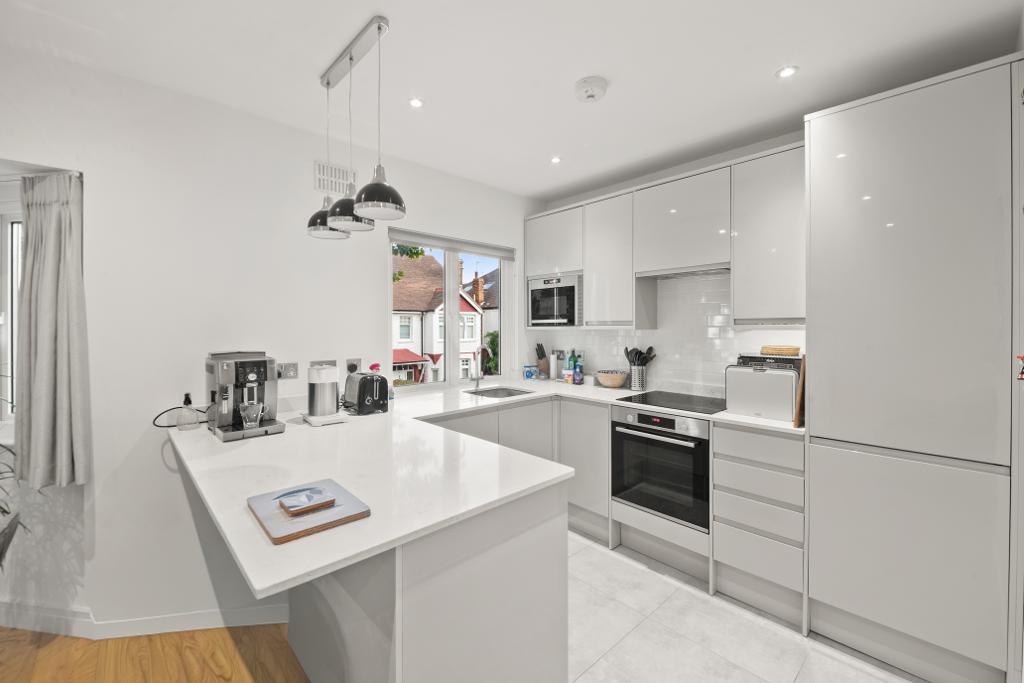 Apartment in London, Hanwell - View 5