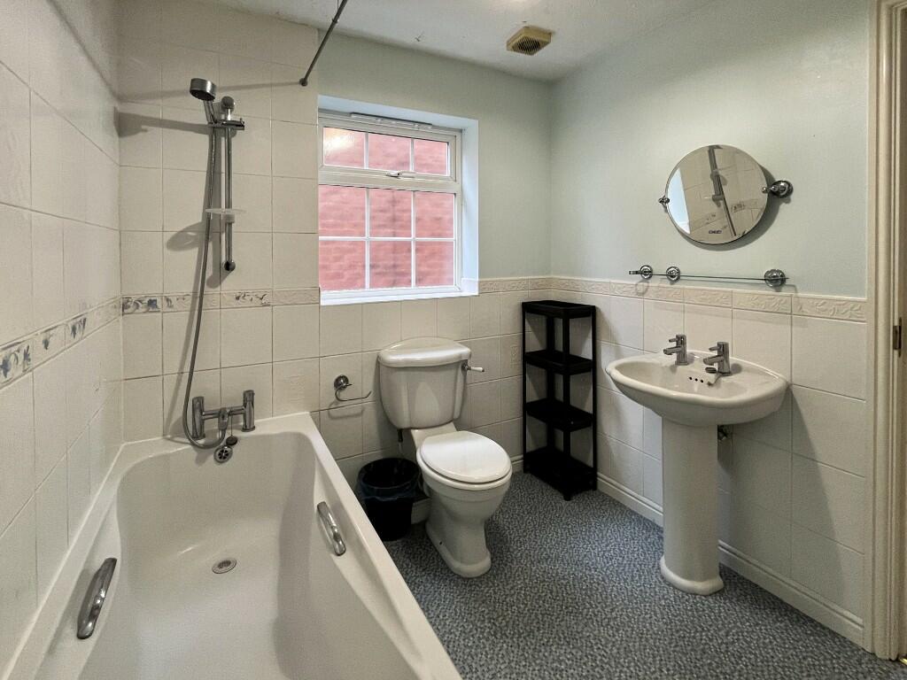 1 bedroom house share for rent
