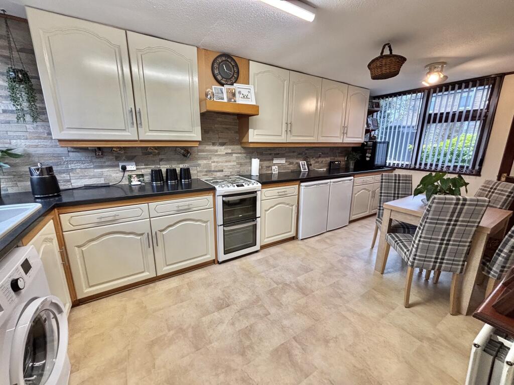Cuffling Drive, Leicester, Leicestershire. LE3 6PD photo 4