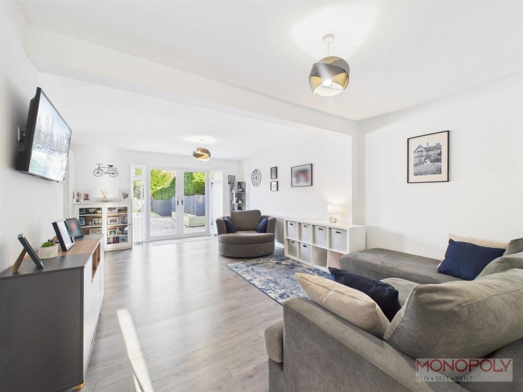Bronallt, Leeswood, Mold photo 3
