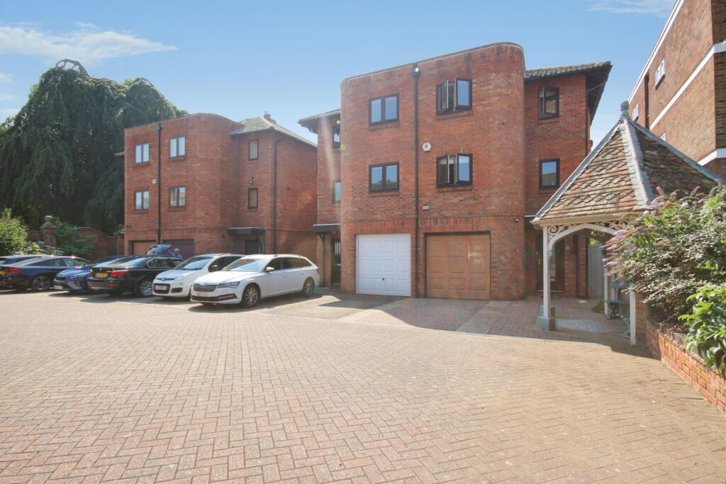 Main image of property: Purcell Close, Leamington Spa, Warwickshire, CV32