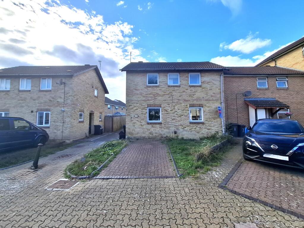 3-bed terraced on Holbein Square, Swindon, Wiltshire, £240,000