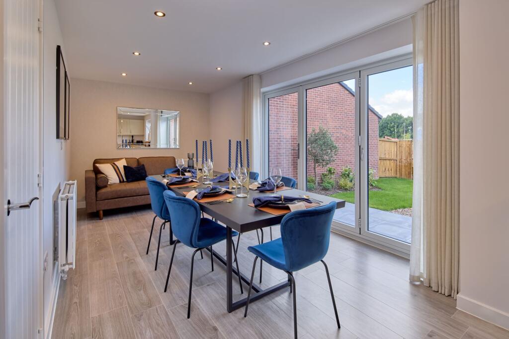 House in Nuneaton and Bedworth, Warwickshire - View 4