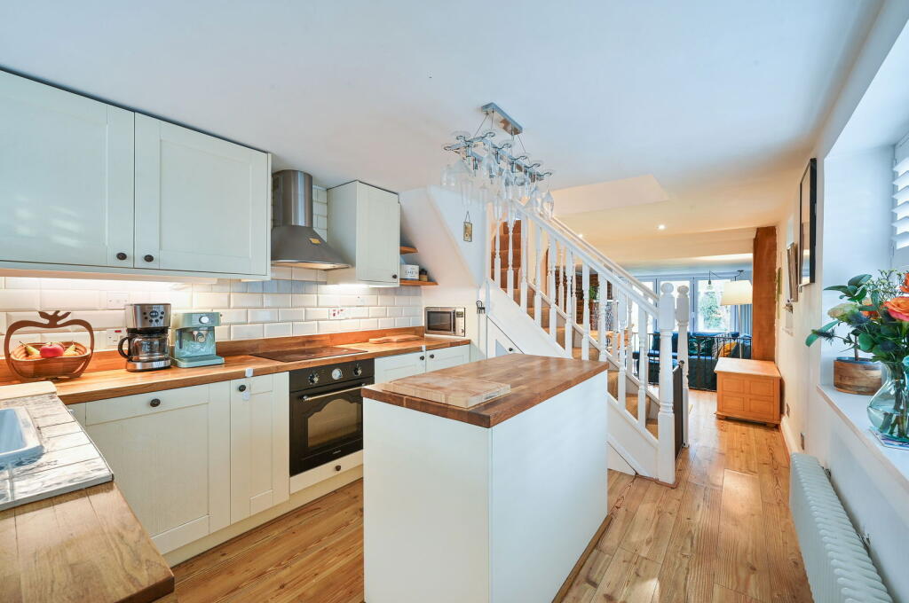 Holland Road, Oxted, RH8 9BQ photo 3