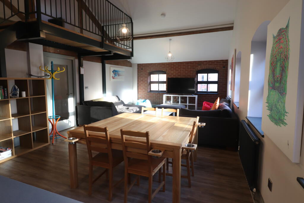 Apartment in Birmingham, Jewellery Quarter - View 3