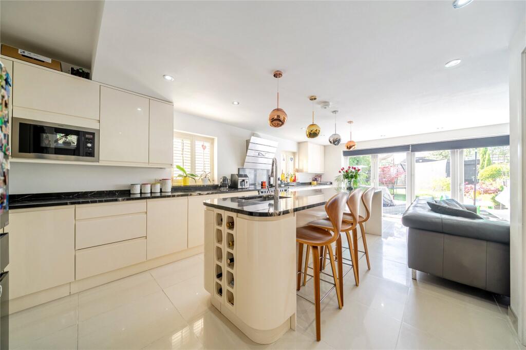House in Orpington, Poverest, St Mary Cray - View 5