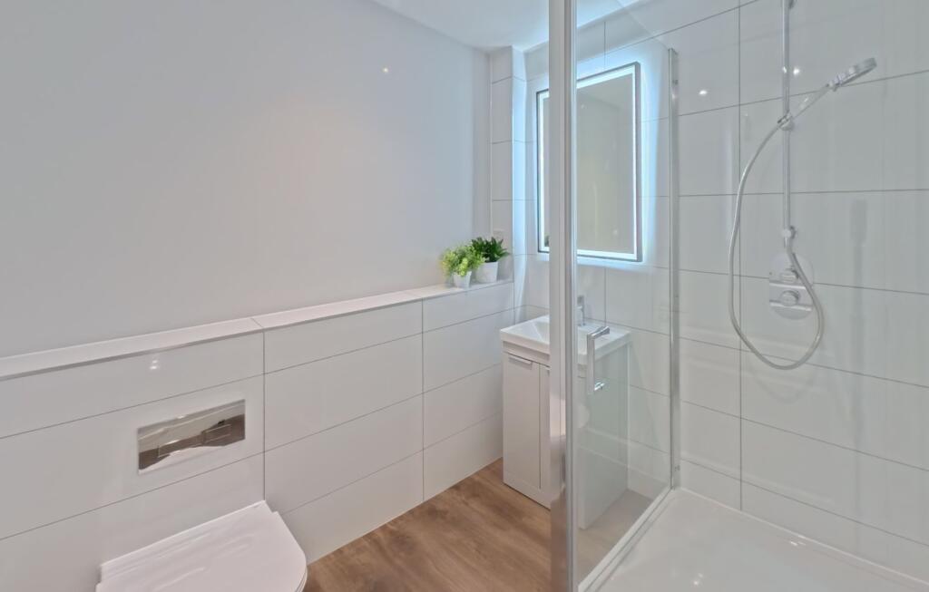 Main image of property: 17-19 Willow Walk, Cambridge, CB1 1LA