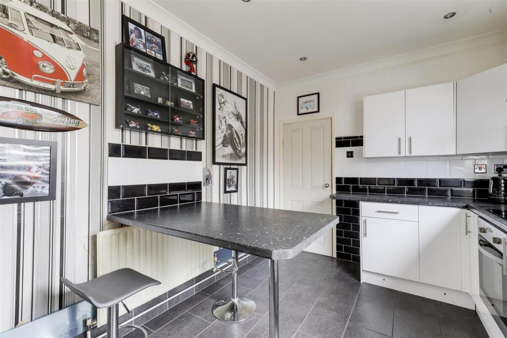 Bonington Drive, Arnold, NG5 photo 4