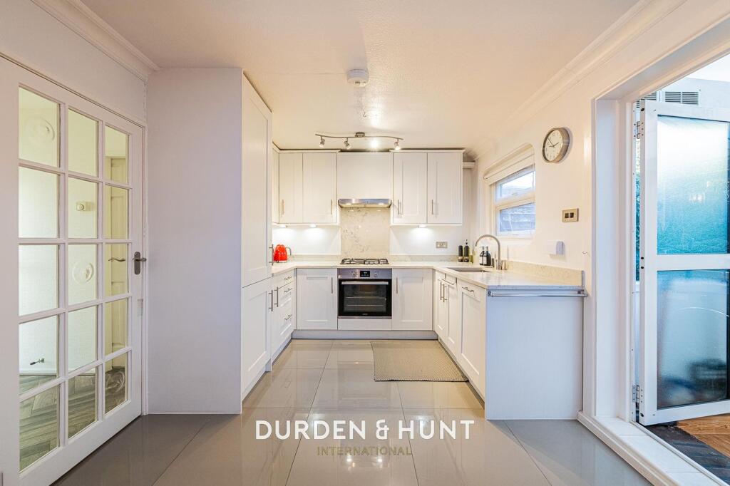 Roundhills, Waltham Abbey, EN9 photo 3