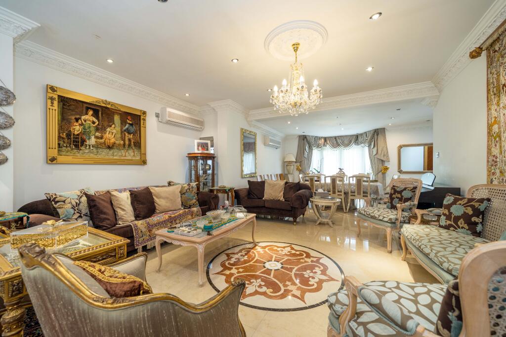 House in London, Park Royal - View 3