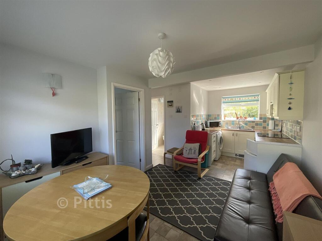 Yaverland Road, Sandown, Isle of Wight photo 2
