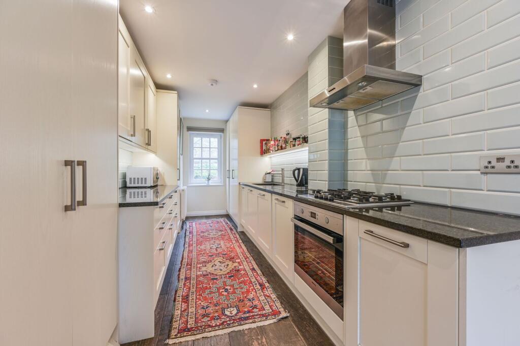 House in London - View 3