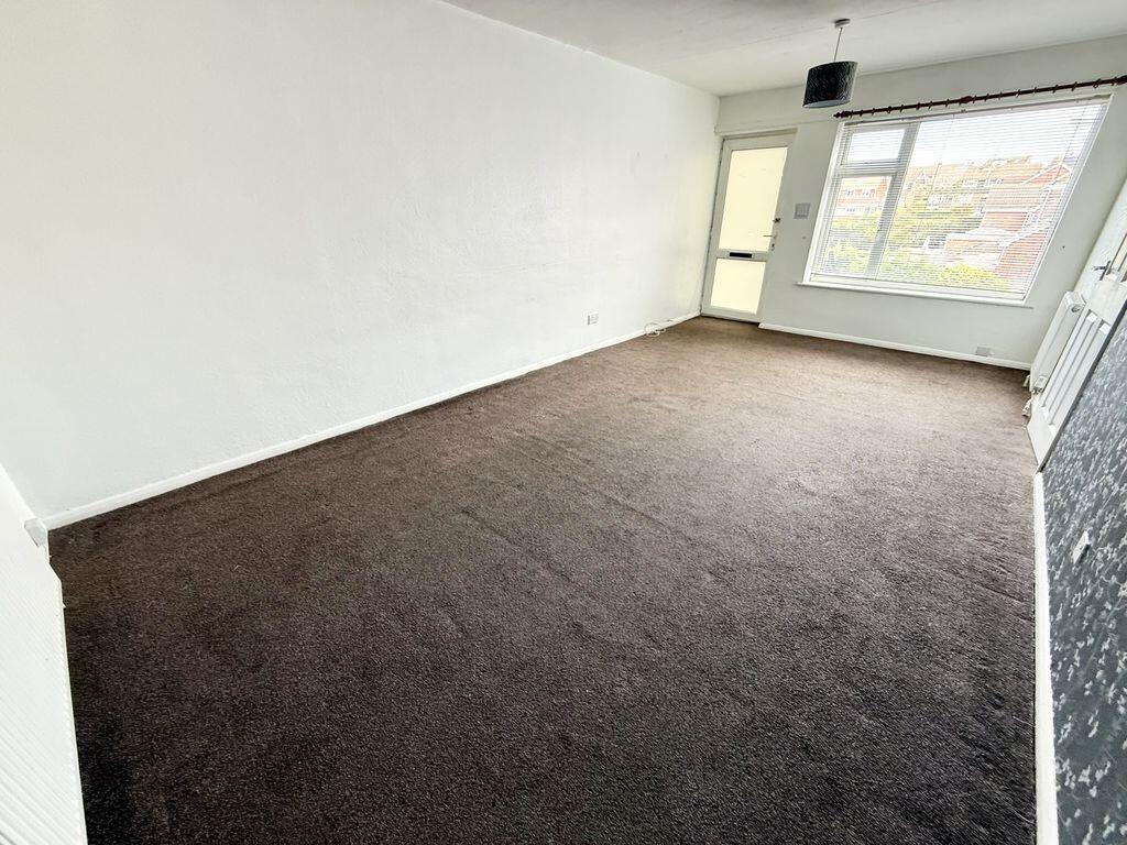 Apartment in Luton - More