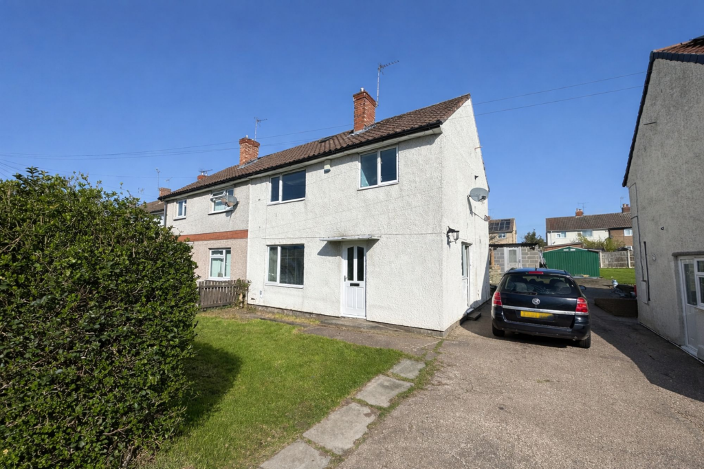 3-bed semi-detached on Long Lane, Carlton-In-Lindrick, S81, £120,000