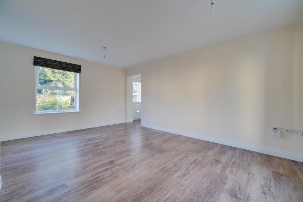 Woodlands Court, North Road, St. Ives, Cambridgeshire, PE27 5RN photo 4
