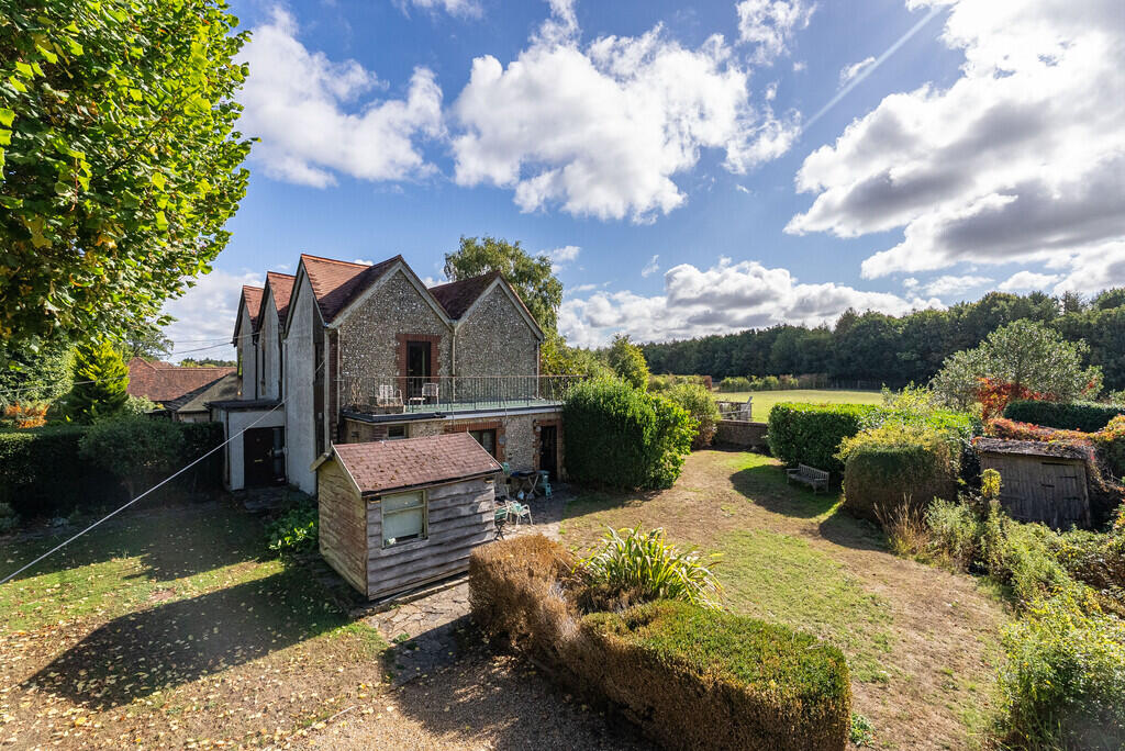House in Mole Valley, Wotton - View 4