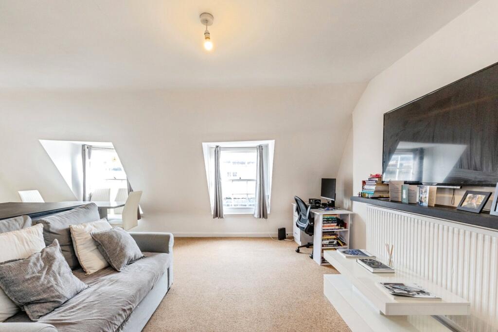 Apartment in Bristol - View 2