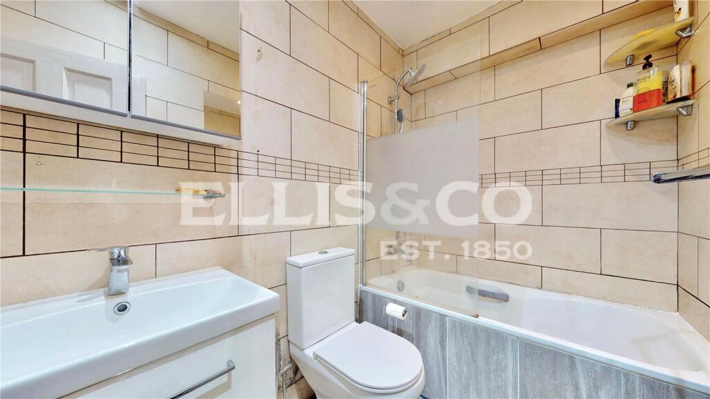 Carlyon Close, Wembley, HA0 photo 4