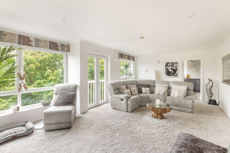 Apartment in Newcastle upon Tyne, Tyne and Wear - View 3