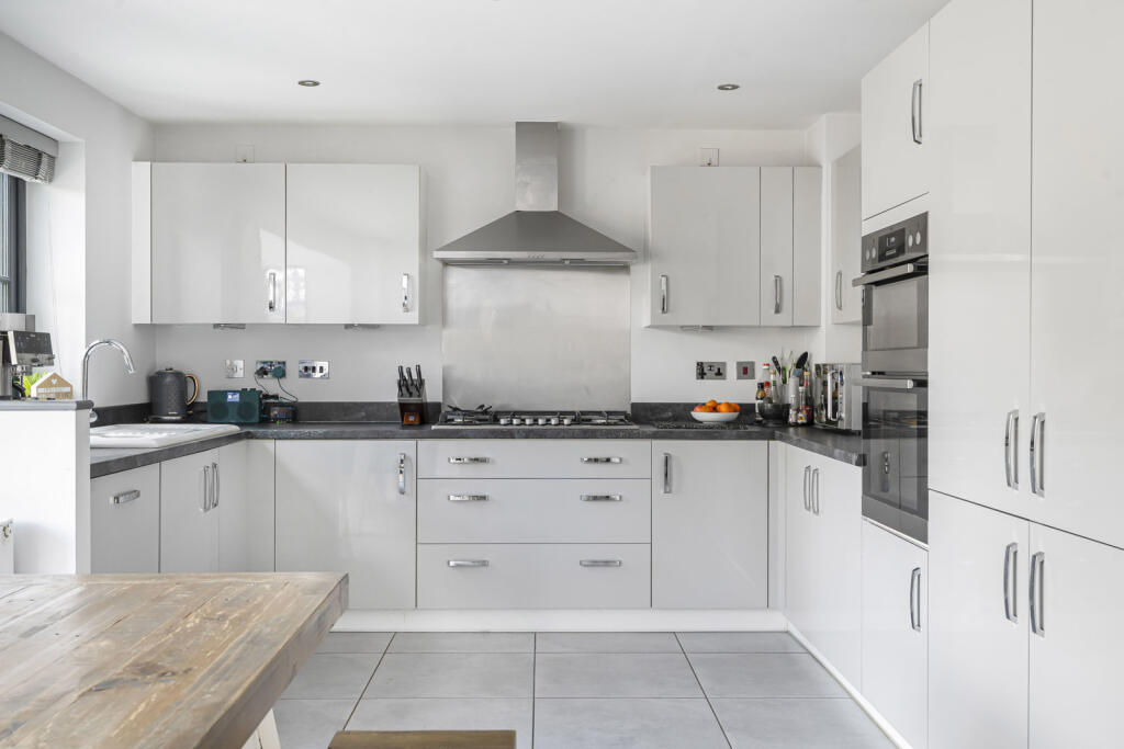 House in Gloucester - View 5