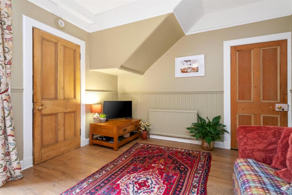House in Perth, Upper Craigie - View 5