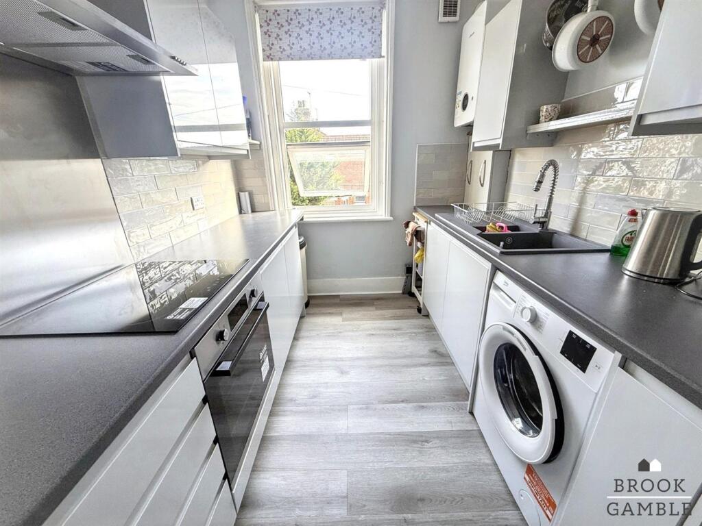House in Brighton - View 3