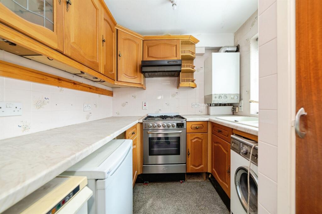 Additional image 3 of Canonsfield Road, Welwyn